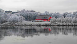 Haus an der Elbe / Ulrich Schneider